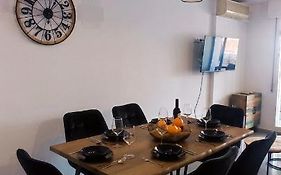Bitacora Lux ,Comfortable Apartment 450 Meters From The Beach, Swimming Pool, 2 Air-Con ,Wi-Fi